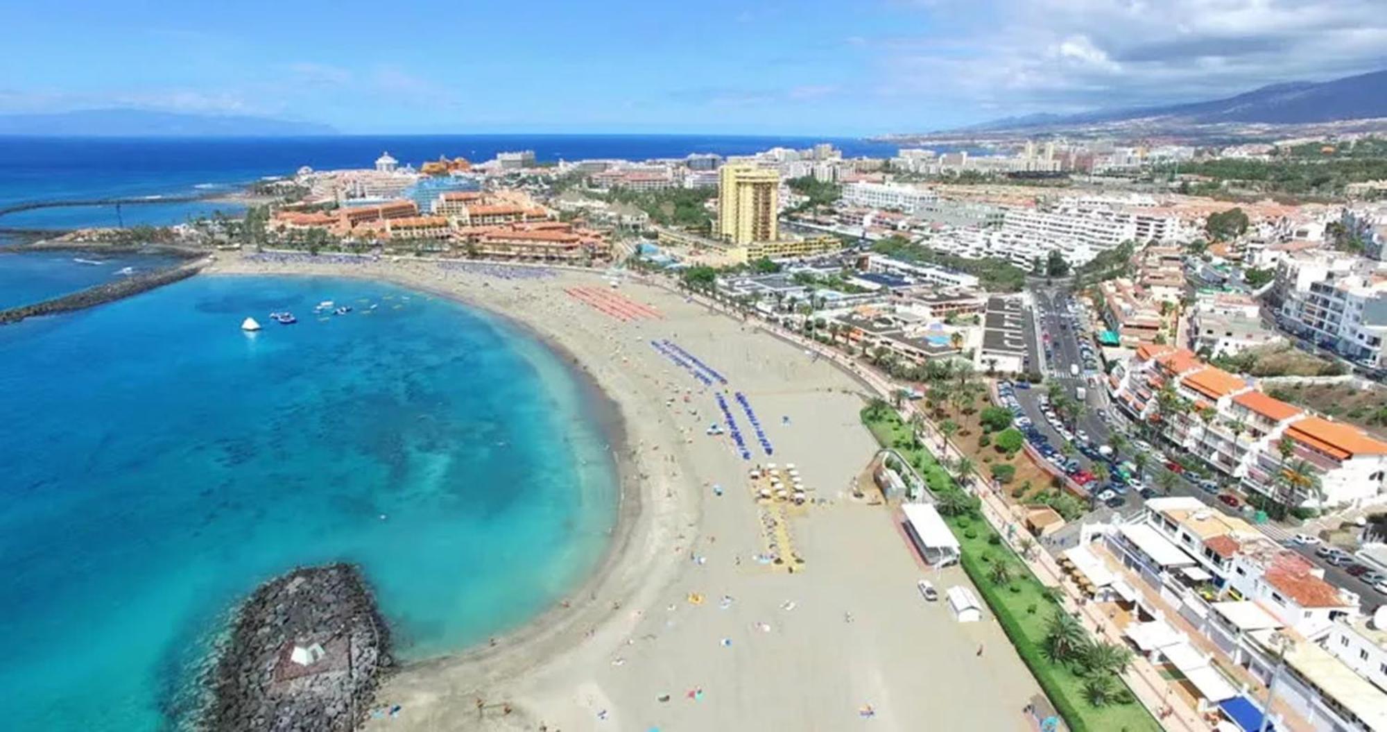 Few Steps From The Beach Hostel In Los Cristianos Arona  Eksteriør billede