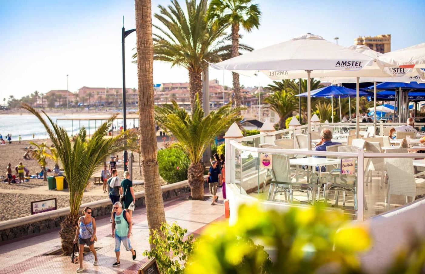 Few Steps From The Beach Hostel In Los Cristianos Arona  Eksteriør billede