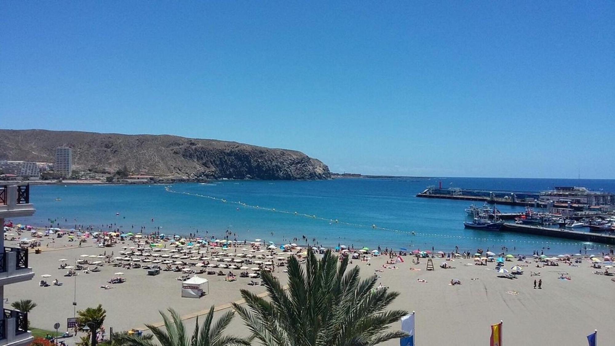Few Steps From The Beach Hostel In Los Cristianos Arona  Eksteriør billede