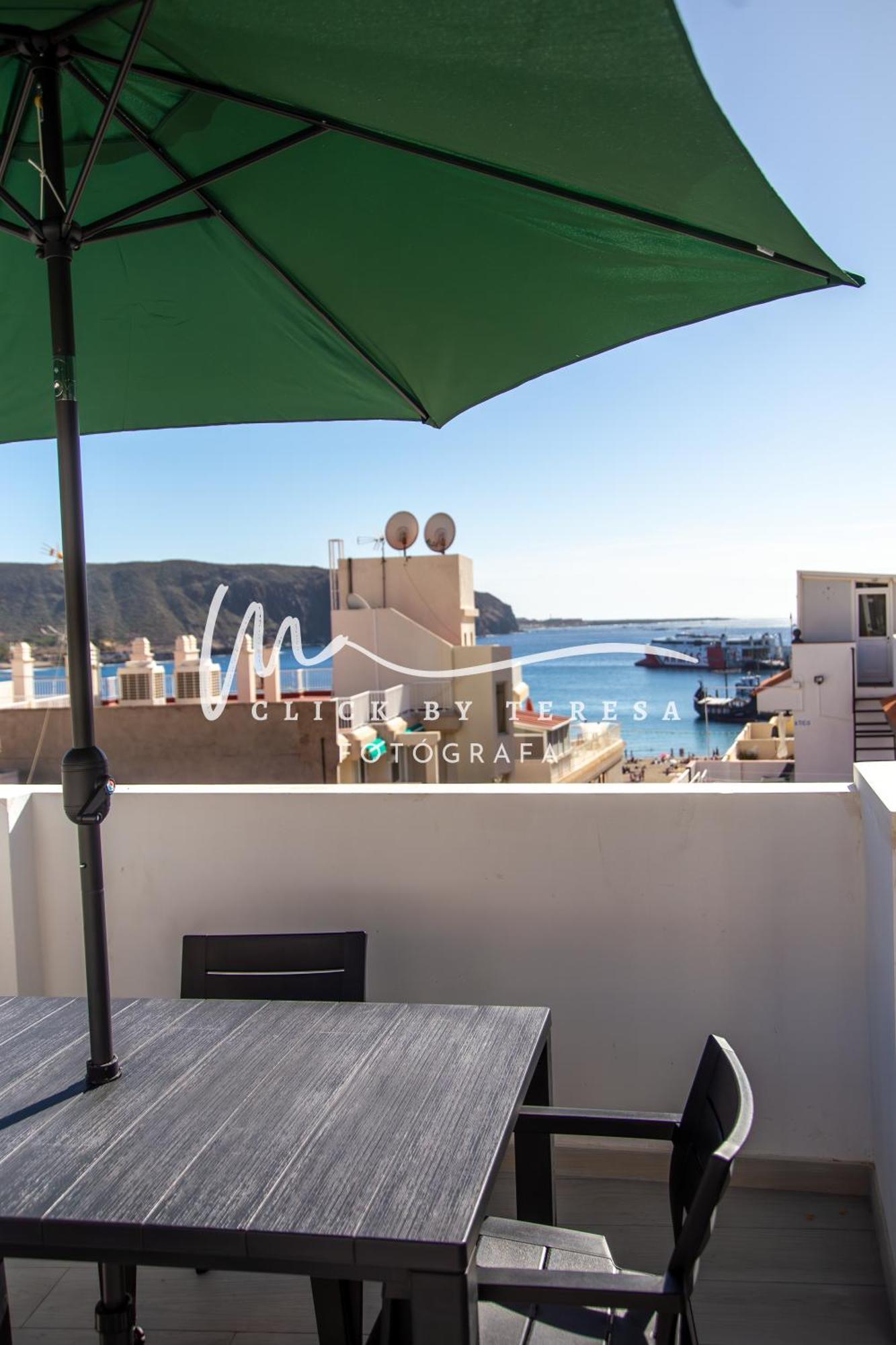 Few Steps From The Beach Hostel In Los Cristianos Arona  Eksteriør billede